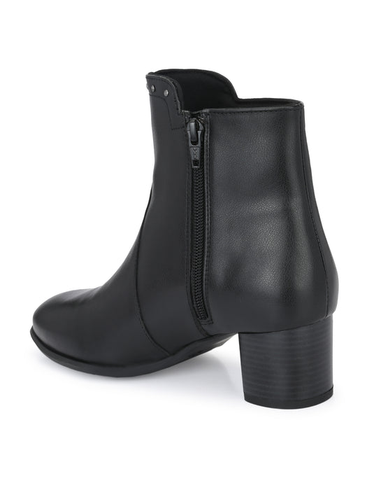 Helen Ankle Boots with rivet