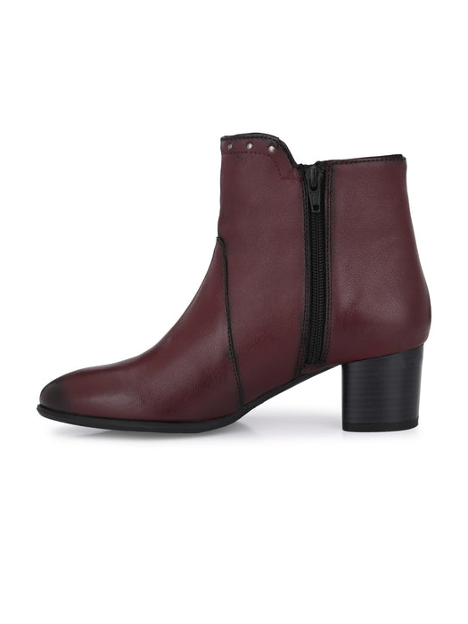 Helen Ankle Boots with rivet